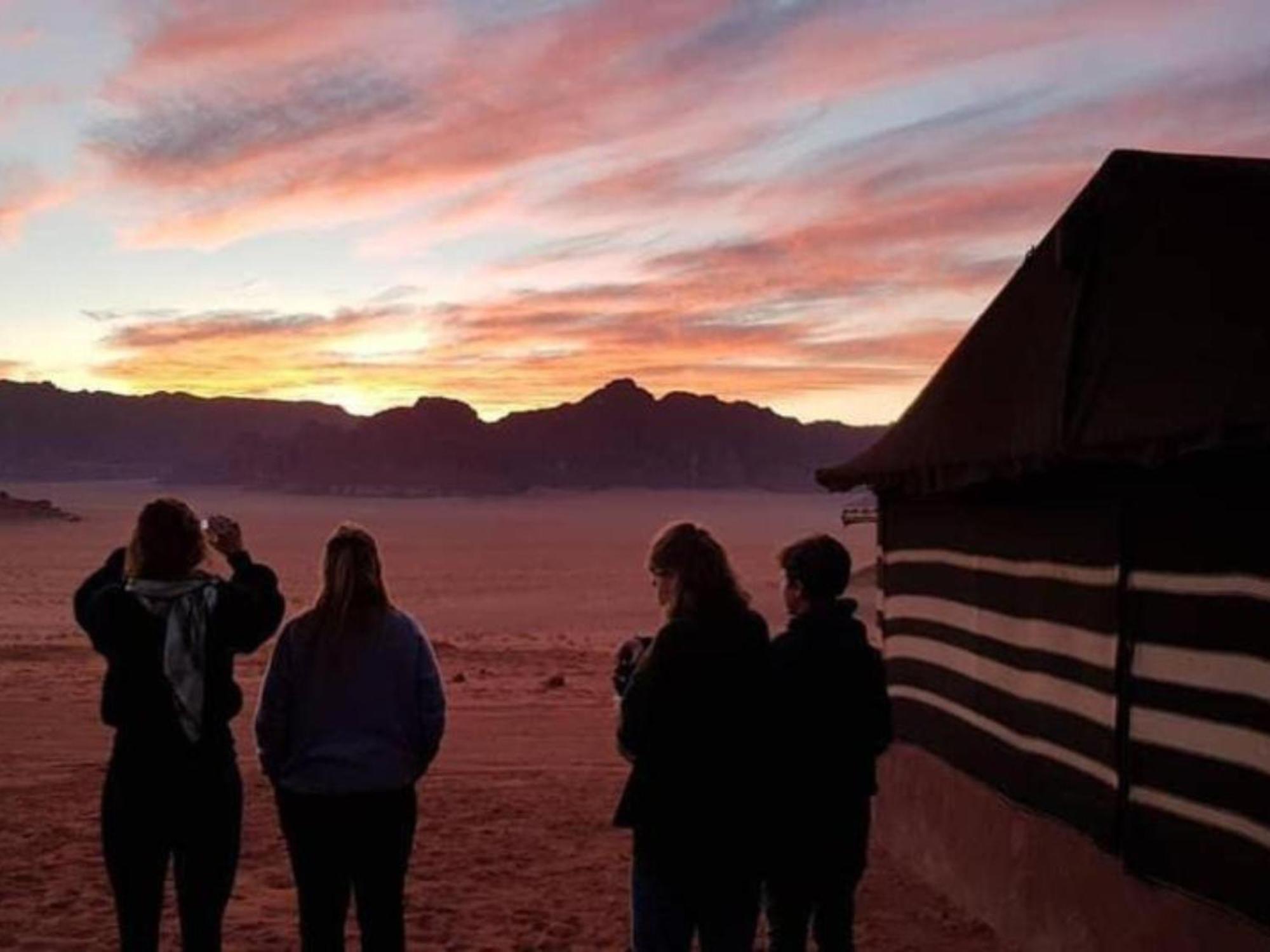 Wadi Rum Desert Adventures ภายนอก รูปภาพ